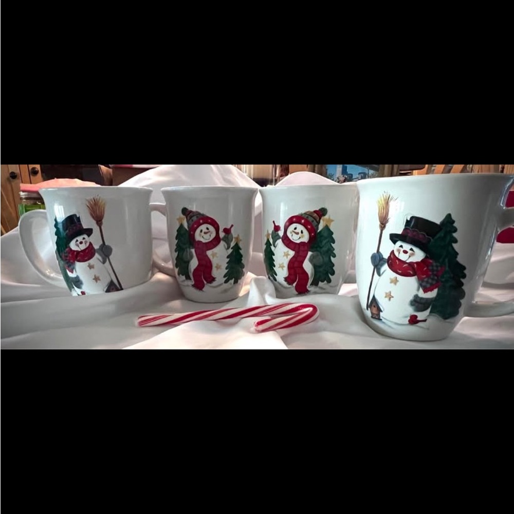 Holiday Mug Set 
Snowmen Set of 4 Differently Dressed Snowmen